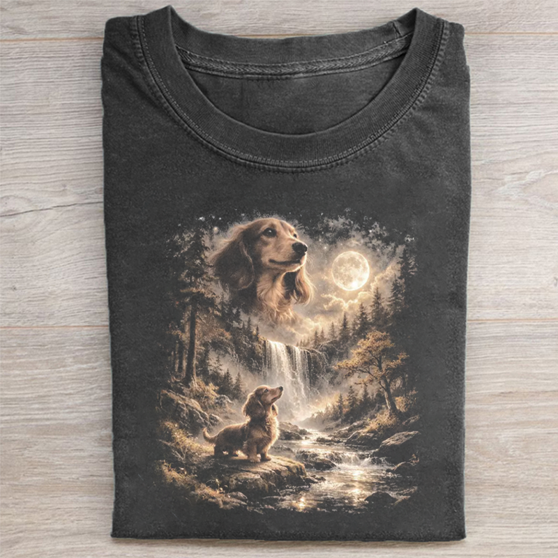 Dachshund Howling to The Moon Vintage T-shirt