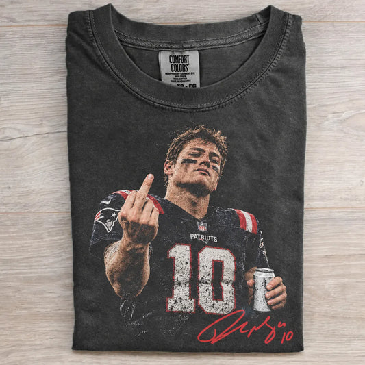 Vintage DM10 New England Football Graphic T-shirt